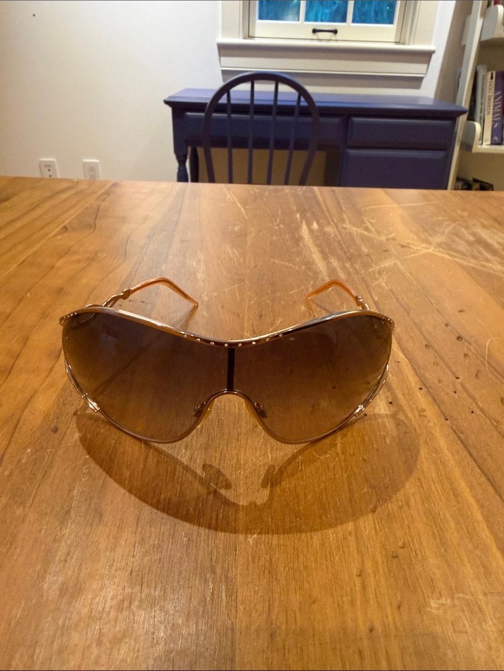Women’s  Wrap Shield Sunglasses in Brown Gradient - Classic Aviator Style